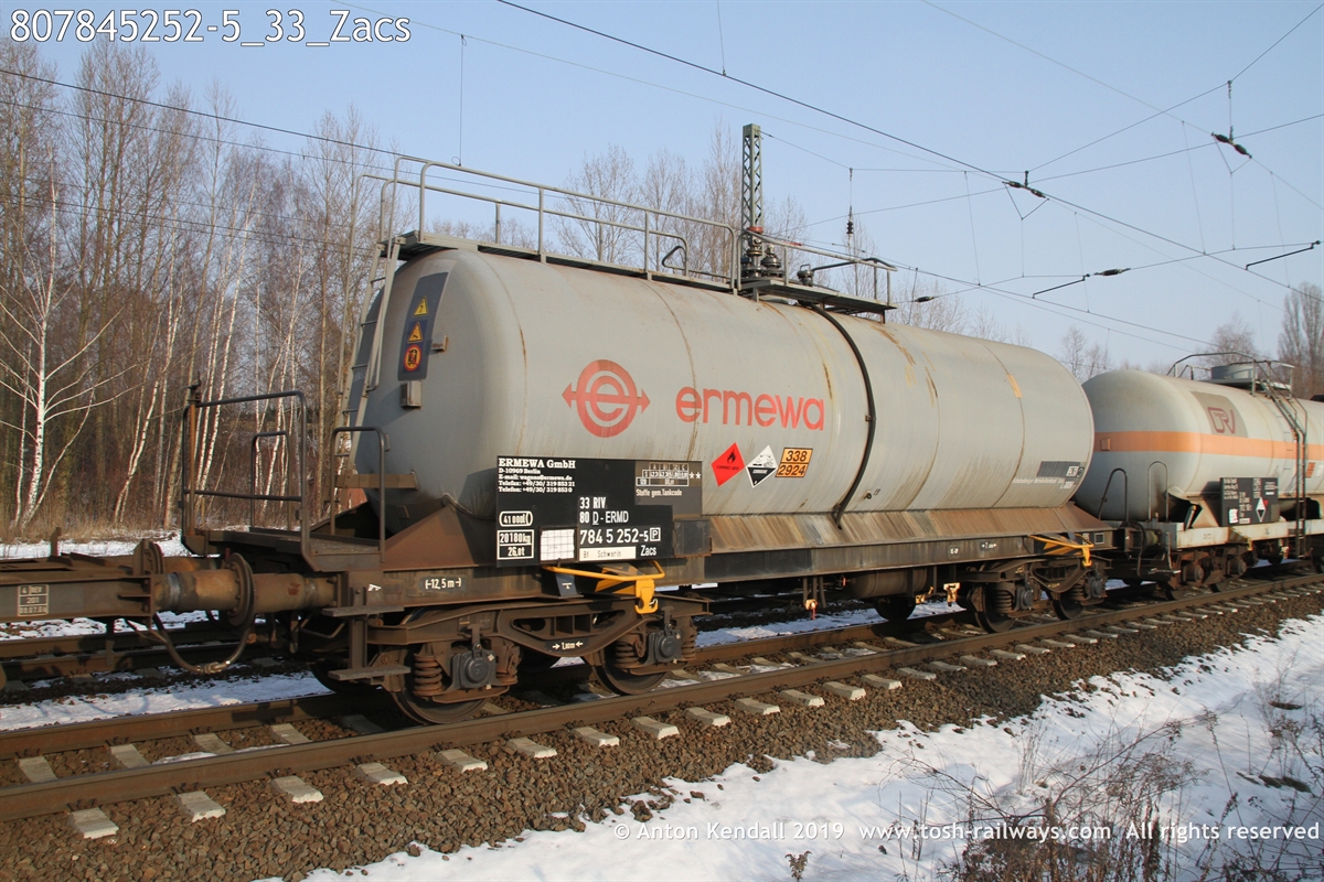 807845252-5_33_Zacs.JPG